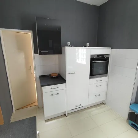 Monter24- Kh01 Grosses Apartment, Monteur Wohnung, 5 Personen, 3 Schlafzimmer, Parkplatz *