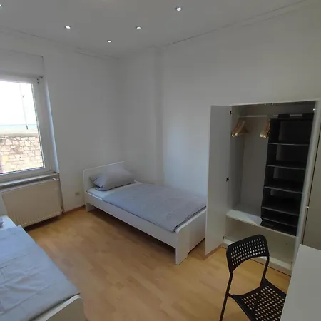 Monter24- Kh01 Grosses Apartment, Monteur Wohnung, 5 Personen, 3 Schlafzimmer, Parkplatz Διαμέρισμα *