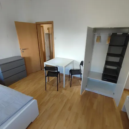 Monter24- Kh01 Grosses Apartment, Monteur Wohnung, 5 Personen, 3 Schlafzimmer, Parkplatz Διαμέρισμα Bad Kreuznach